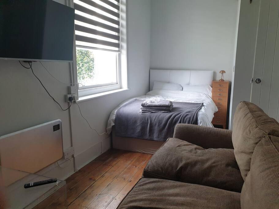 4 Quiet Compact Studio With Garden View - Best Location - Comfortable - Quiet Διαμέρισμα Μπράιτον Εξωτερικό φωτογραφία