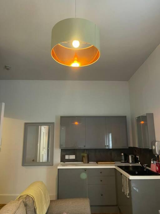 4 Quiet Compact Studio With Garden View - Best Location - Comfortable - Quiet Διαμέρισμα Μπράιτον Εξωτερικό φωτογραφία